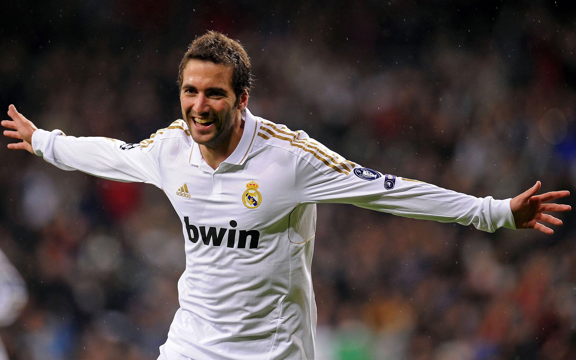 南美风暴席卷英伦，委内瑞拉生死战连续得分压制威尔士