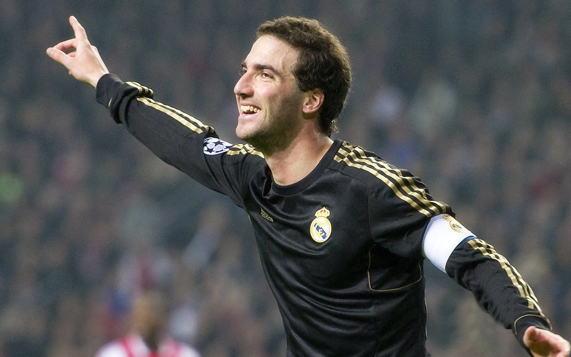 跨界统治力，从黄蜂完胜开拓者到浓眉欧冠决赛接管—竞技体育的唯一性启示