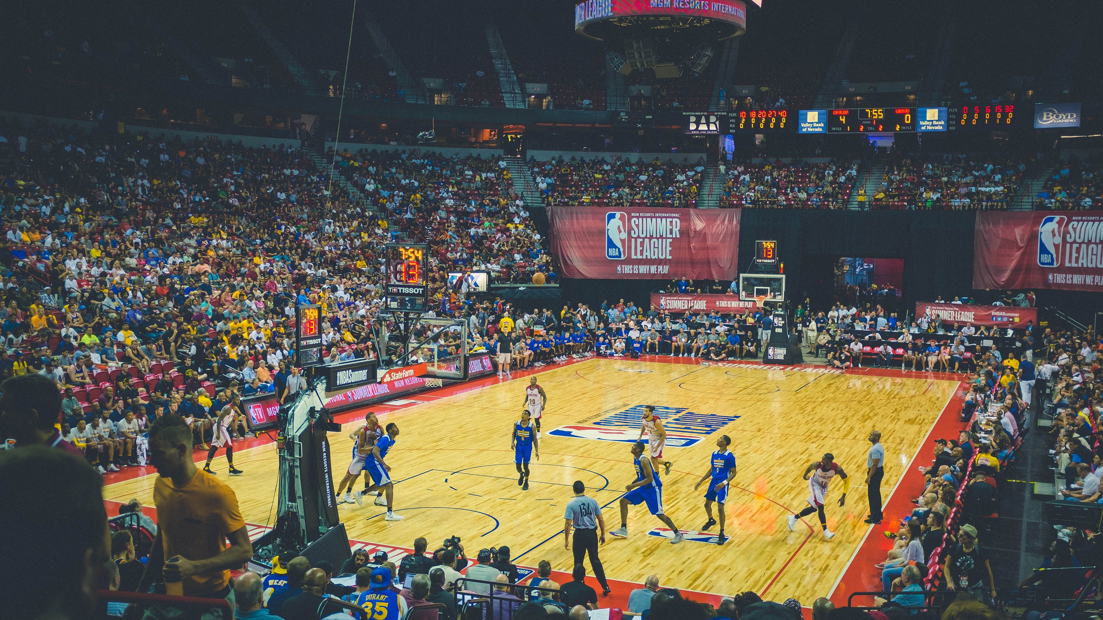 雄鹿轻取热火,拉文高光表现背后的战术密码