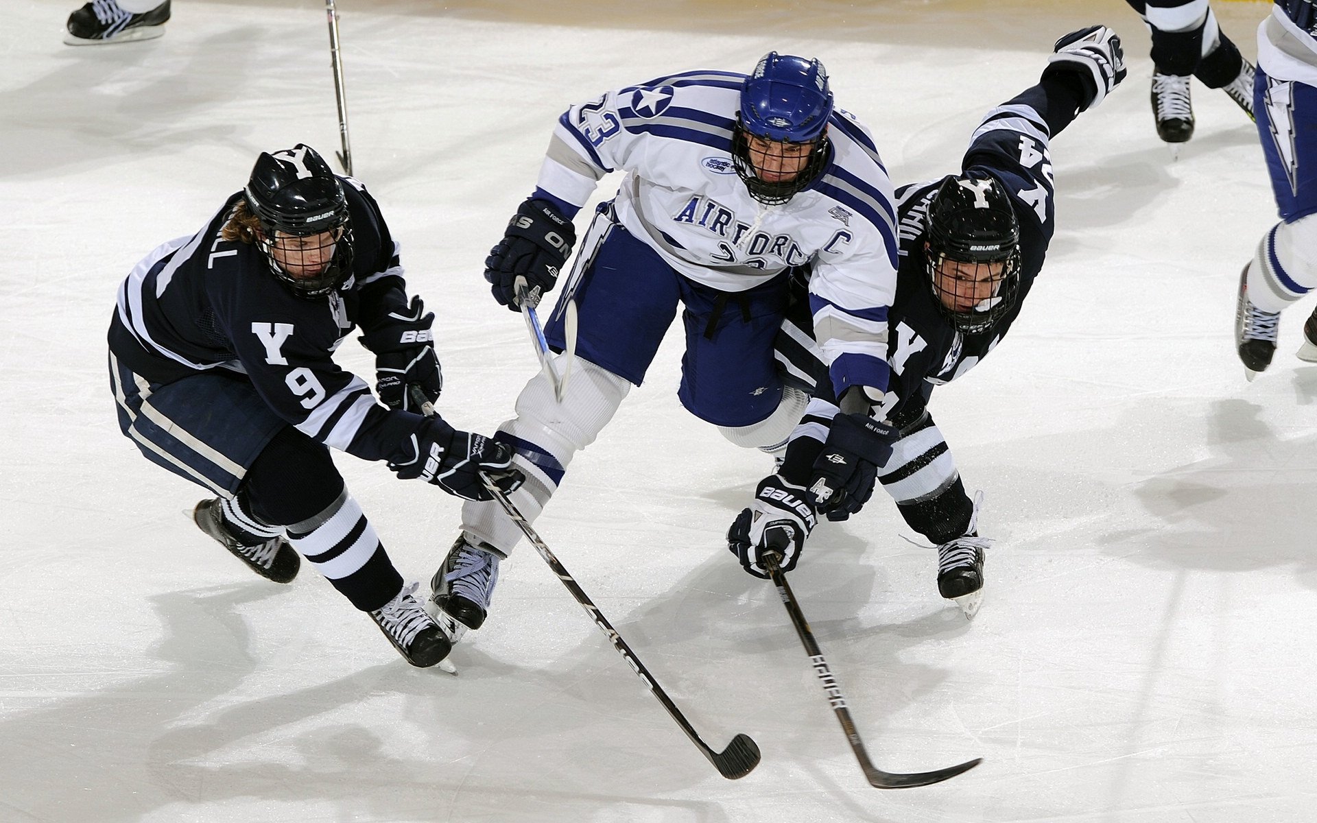 黑白之间的独白，当马刺的沉稳遇见克莱的惊艳，一场注定唯一的对决